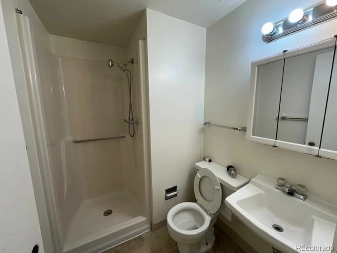 Photo of 8191 Everett Way