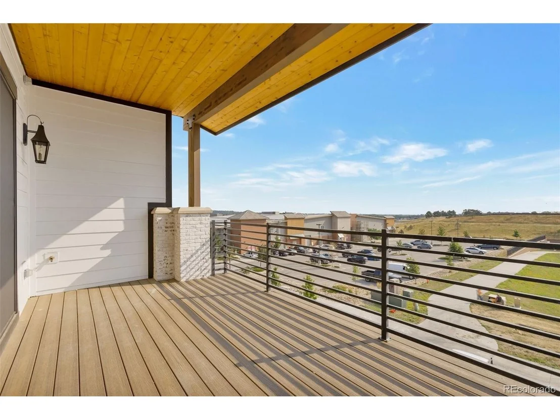 Photo of 410 Superior Dr