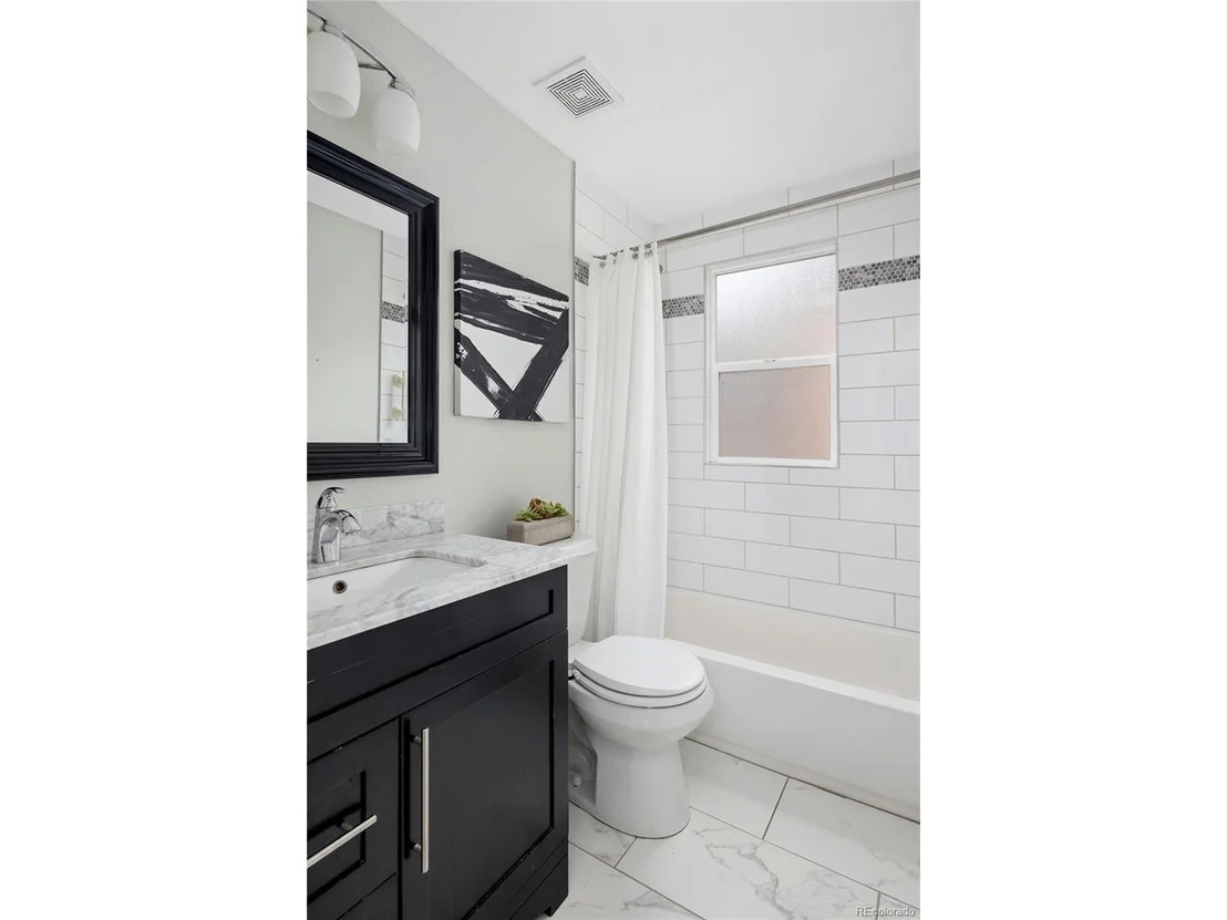 Photo of 1033 Monroe St