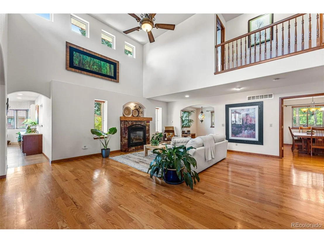 Photo of 2801 N Monaco Pkwy