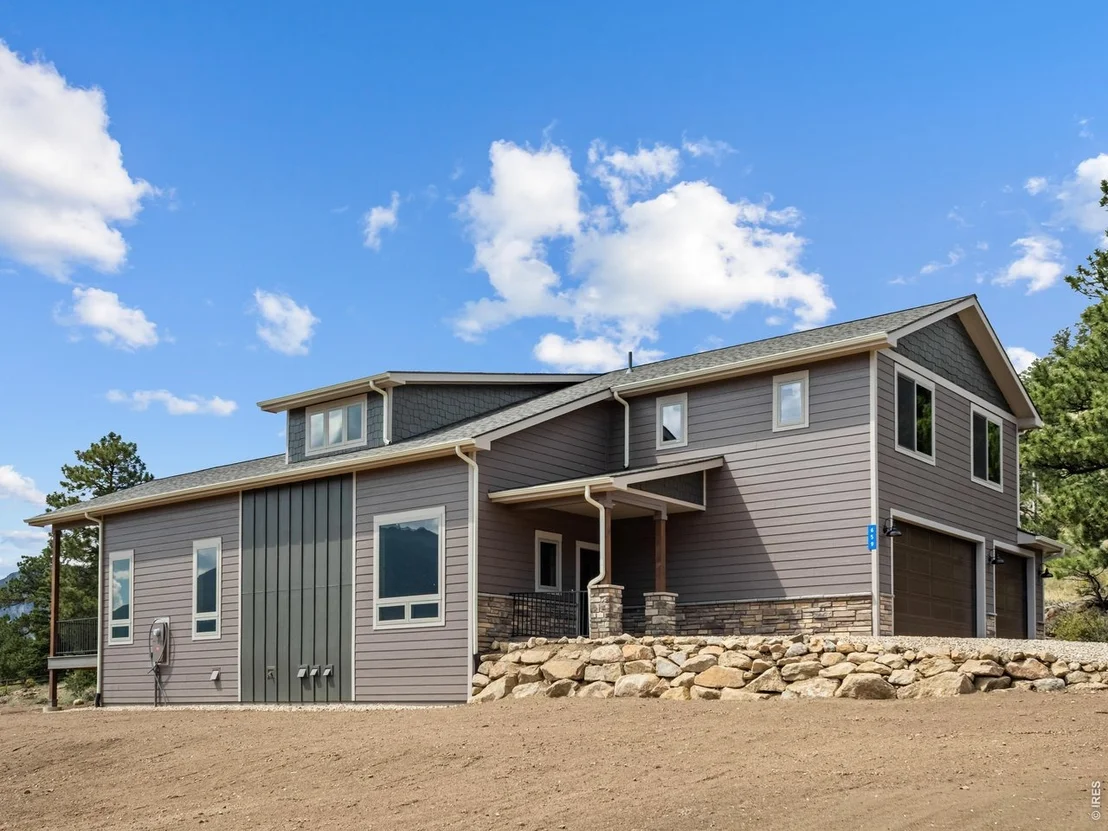 Photo of 659 Peak View Dr