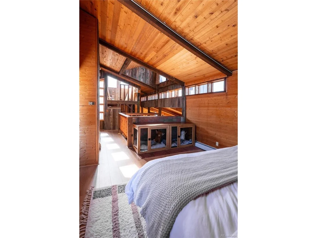Photo of 90 Peakview Rd