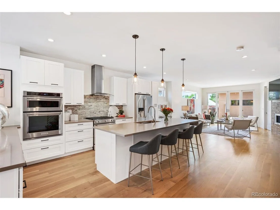 Photo of 2114 Lowell Blvd