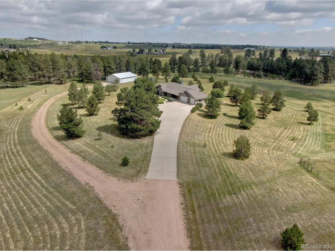 Photo of 2611 Windmill Cir