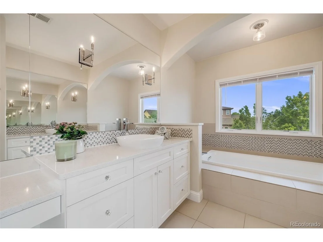 Photo of 2362 Spruce Way