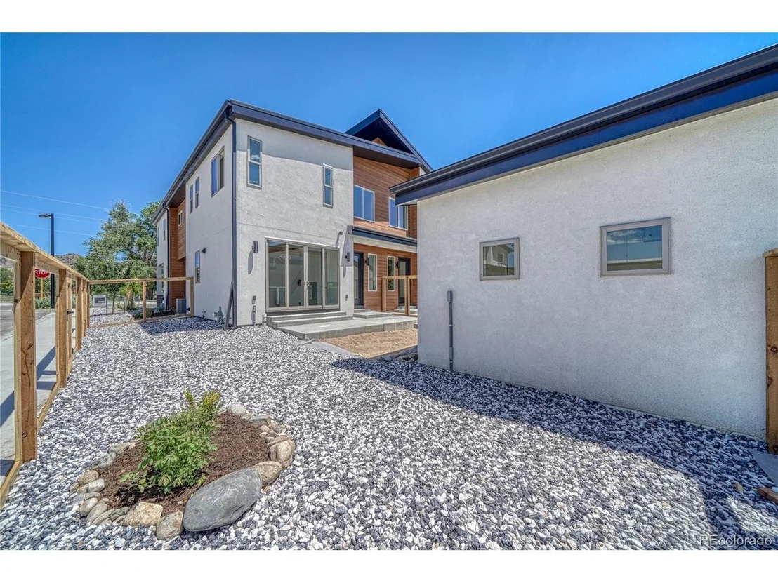 Photo of 402 Old Stage Rd