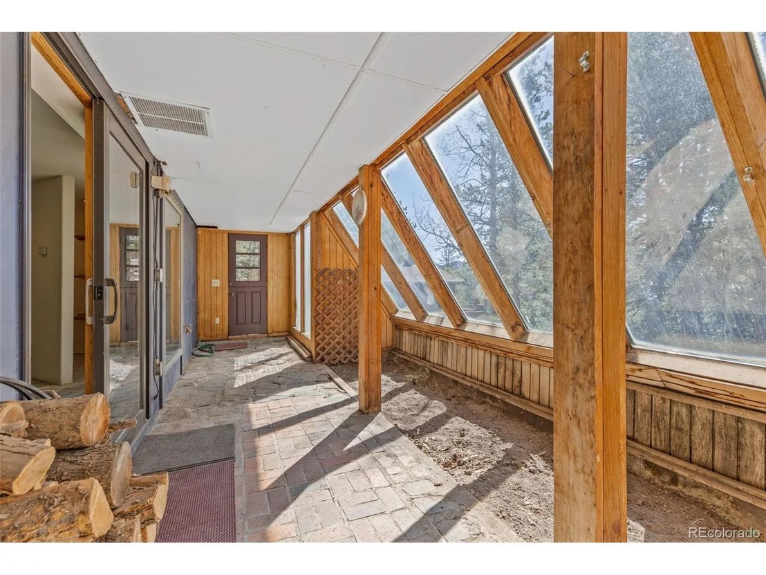 Photo of 414 Upper Travis Gulch Rd