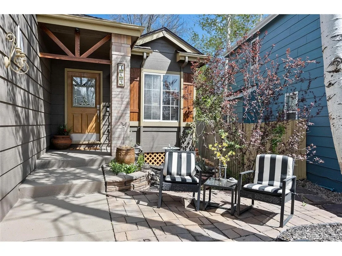 Photo of 469 Briggs Pl