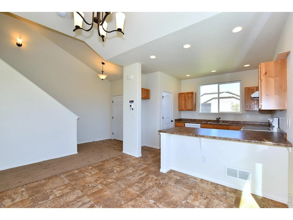 Photo of 2400 Juno Ln