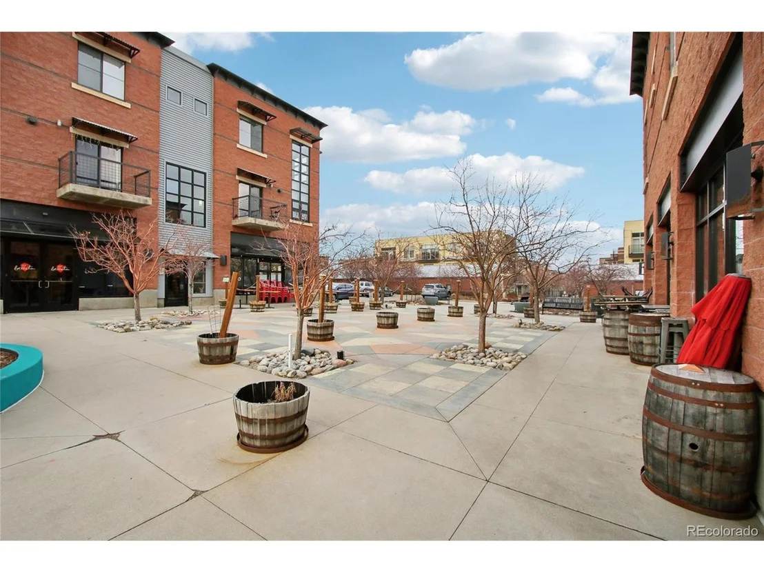 Photo of Unit 208 at 4520 Broadway St