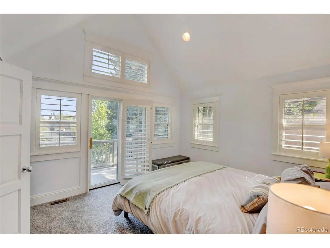 Photo of 1719 Mapleton Ave