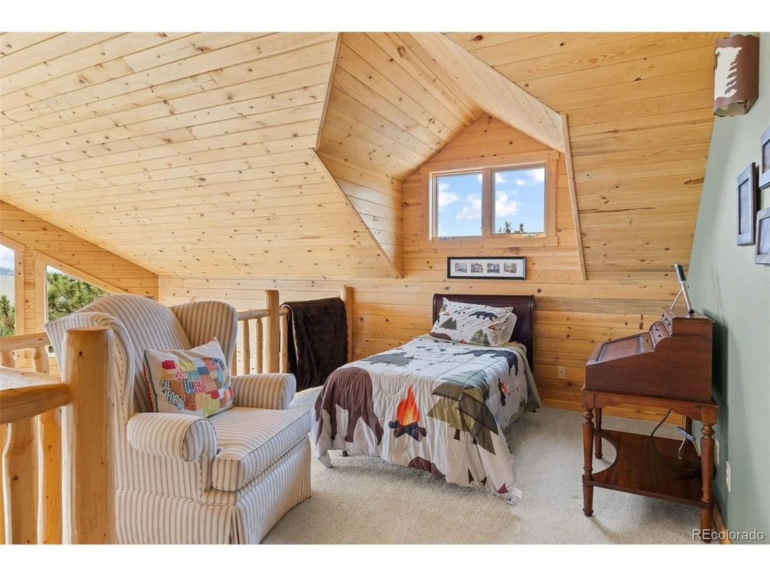Photo of 559 Bellows Rd