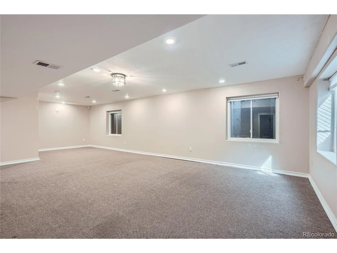 Photo of 6102 Devinney Way