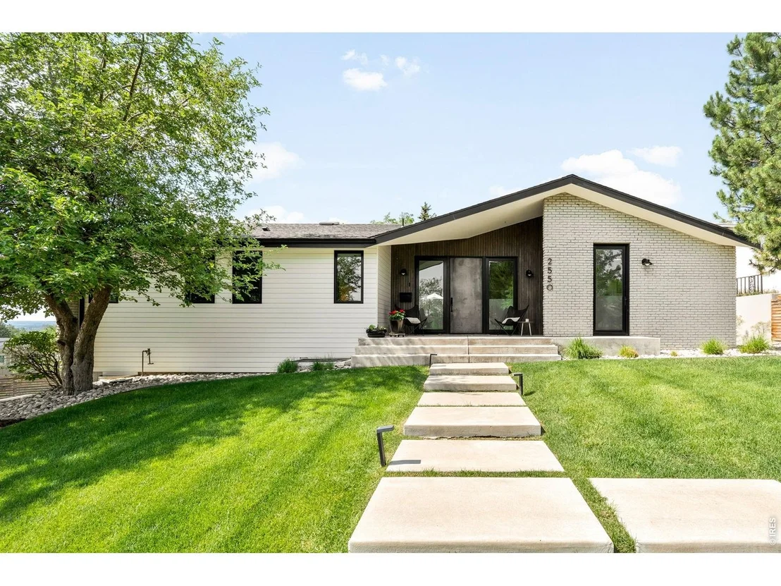Photo of 2550 Balsam Dr
