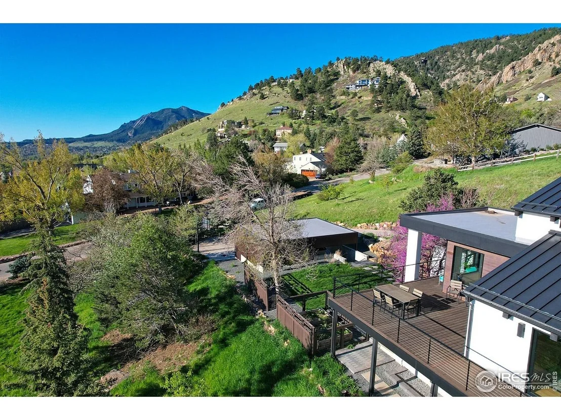Photo of 210 Cactus Ct
