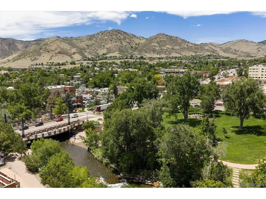 Photo of 5686 Zircon Way