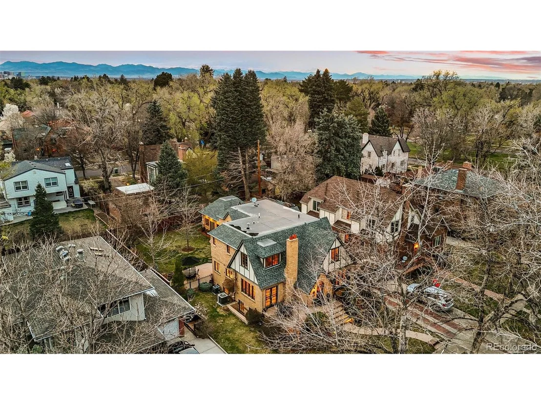 Photo of 1645 Locust St