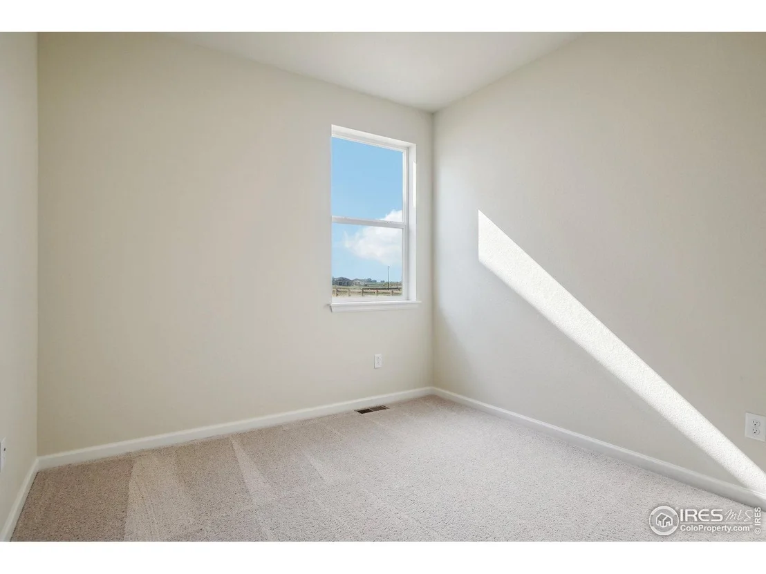 Photo of 824 Hummocky Way