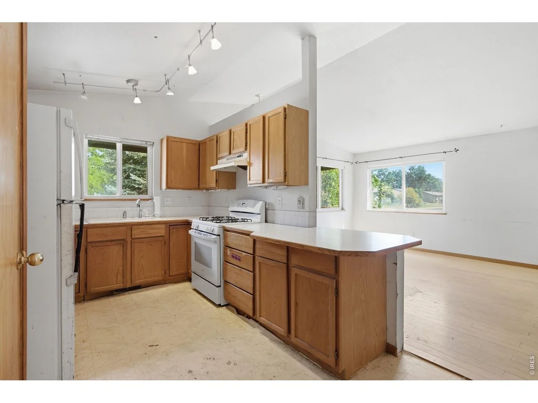 Photo of 347 Walnut Dr