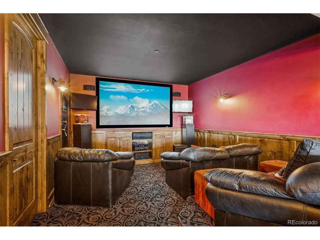 Photo of 477 W Meadow Rd