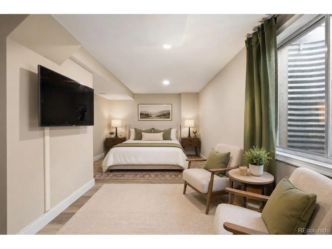 Photo of 1010 Mercury Dr