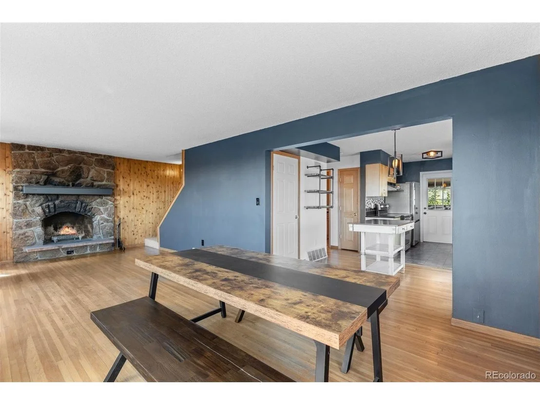 Photo of 848 Aspen Dr