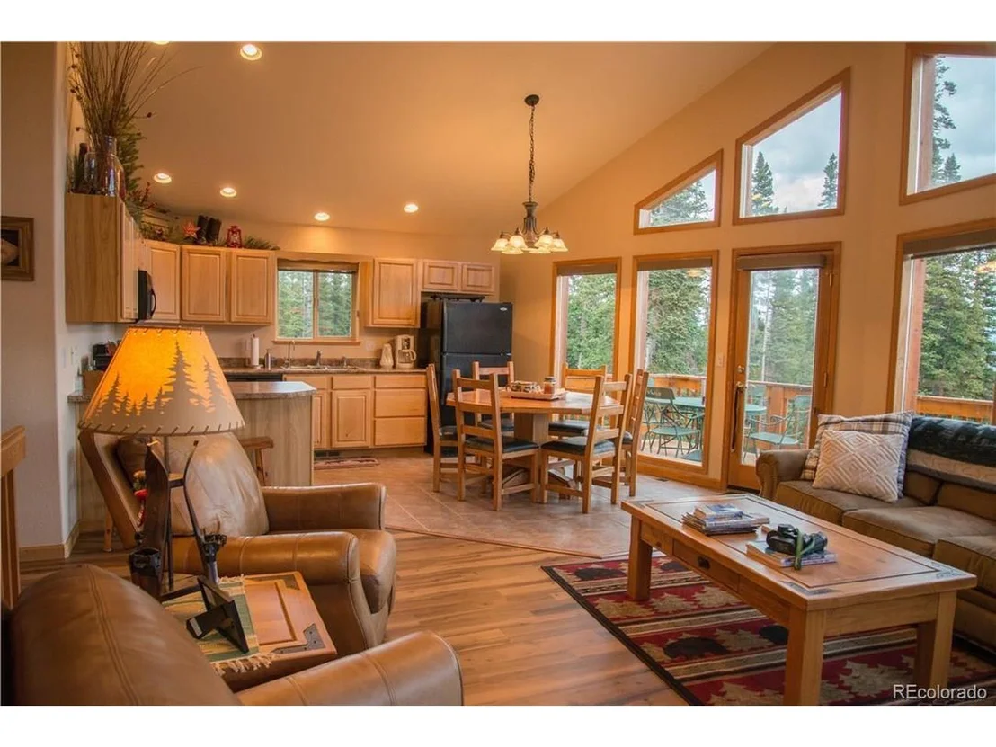Photo of 765 Mountain View Dr
