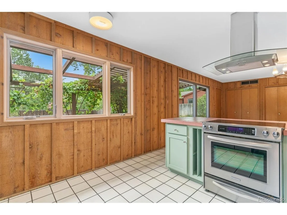 Photo of 5161 Laurel Ave