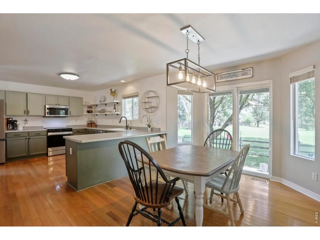 Photo of 1245 Fall River Cir