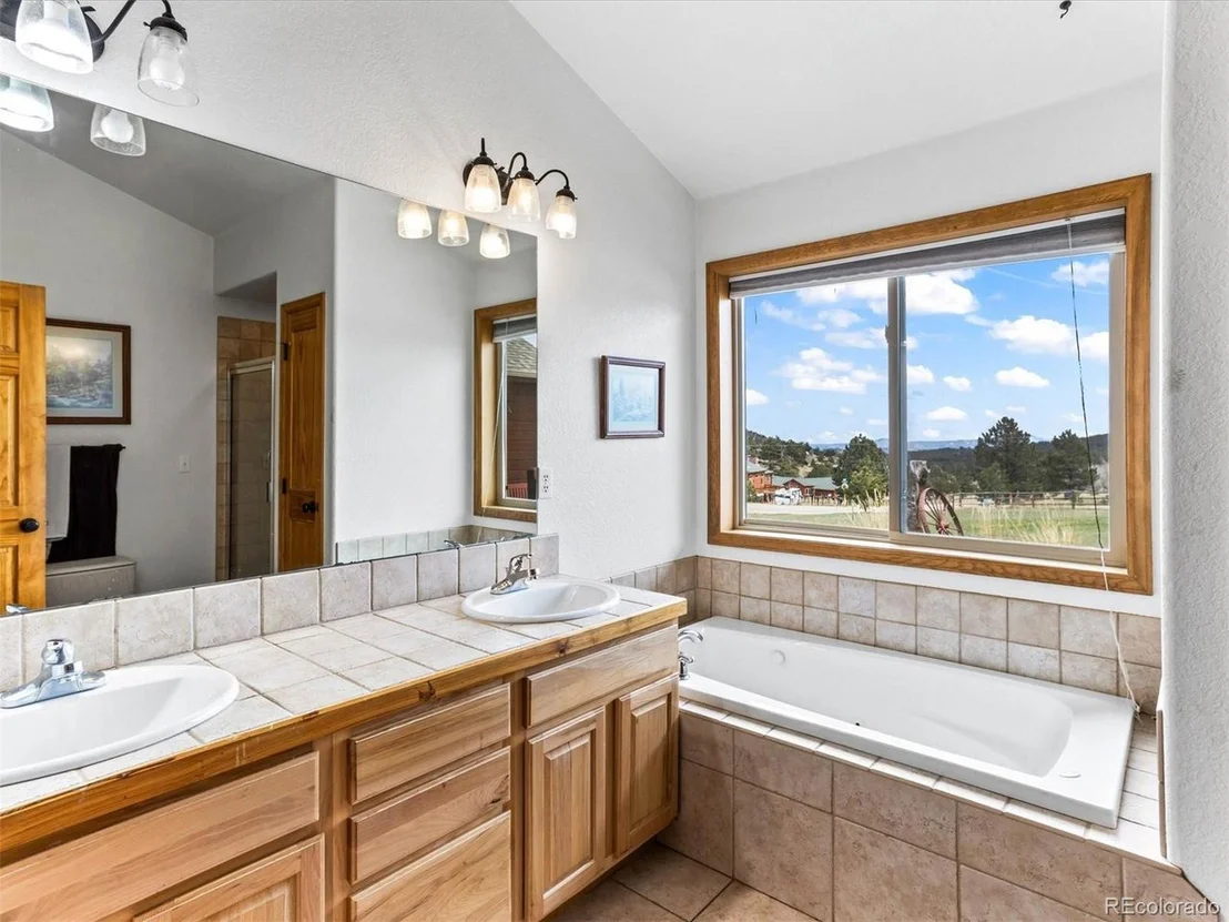 Photo of 85 Burland Dr
