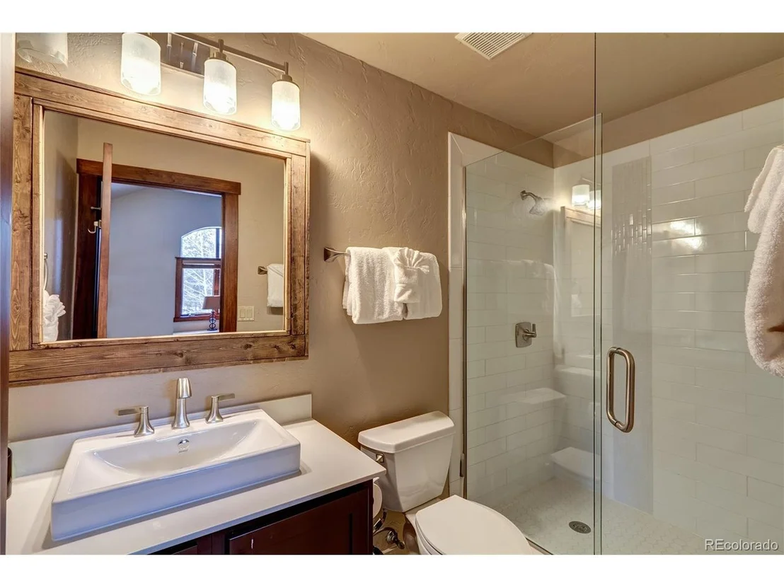Photo of 120 Marks Ln