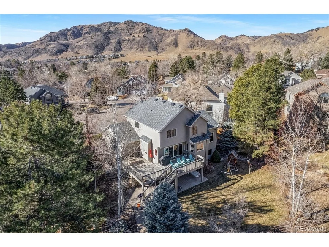 Photo of 935 Meadow Run