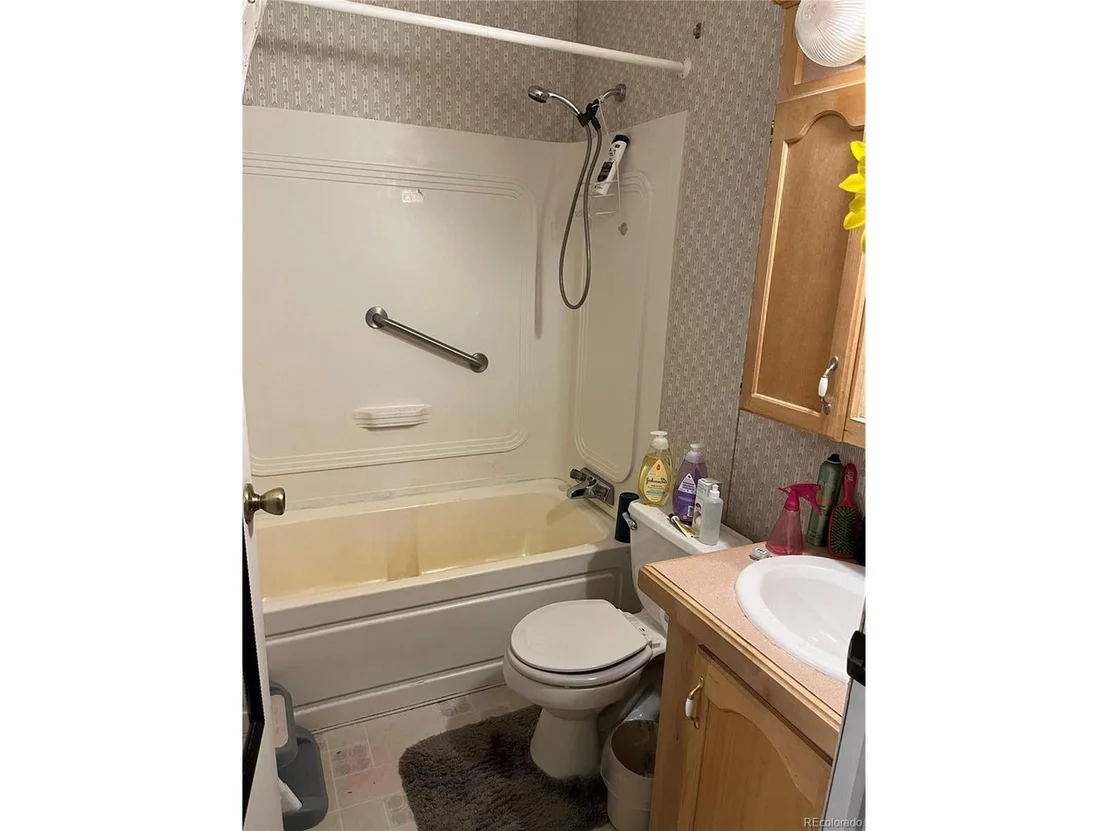 Photo of 916 Maple Dr