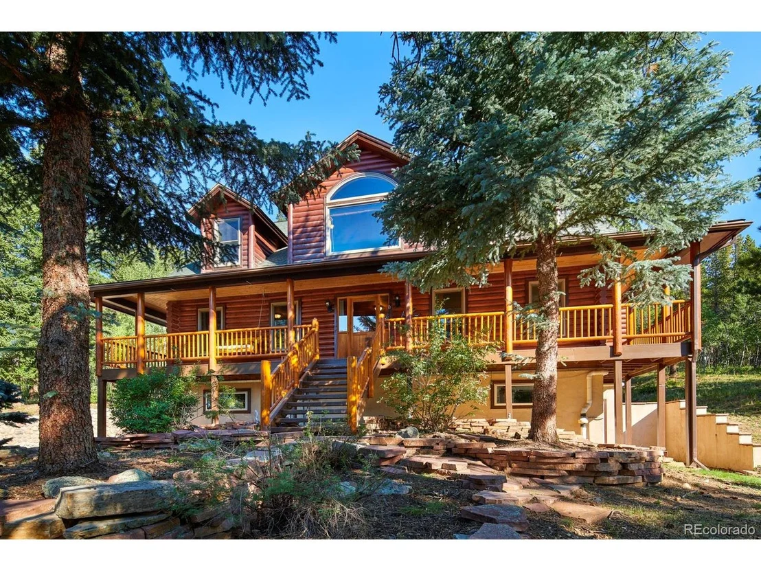 Photo of 323 Spruce Way