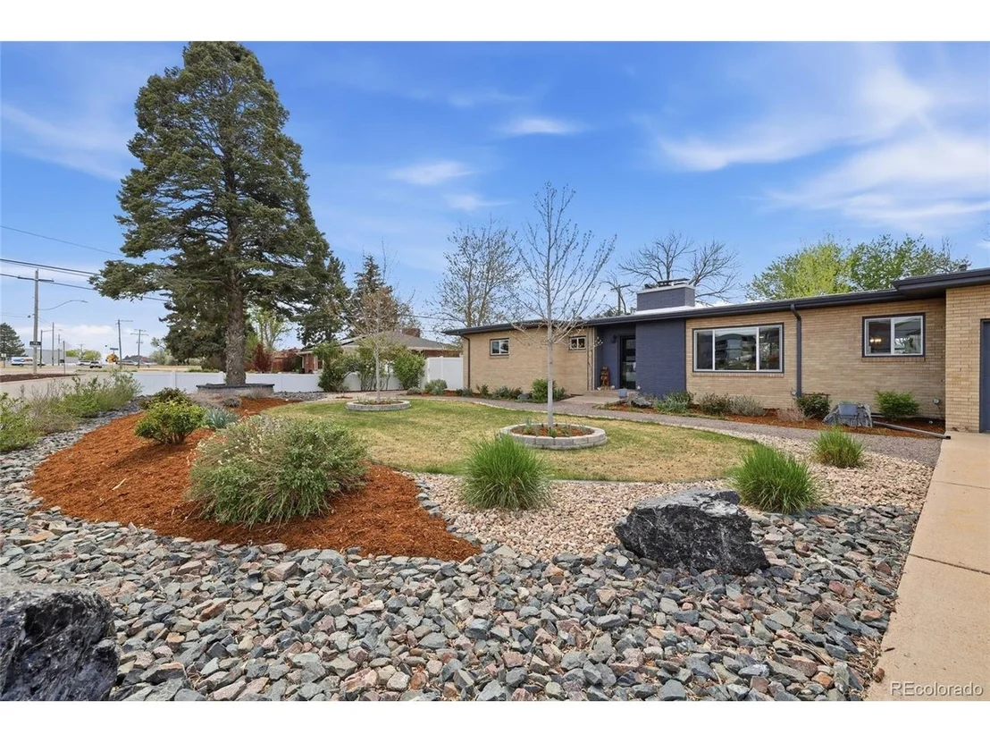 Photo of 2705 Sunset Ln