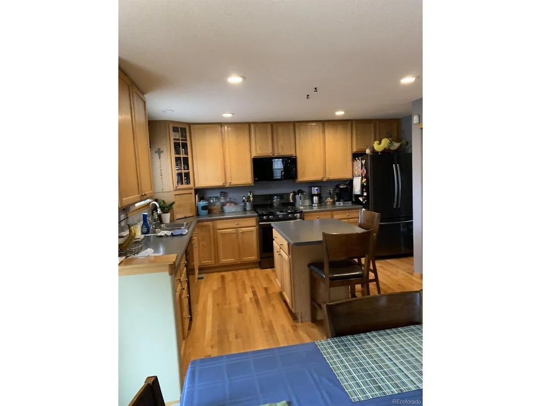 Photo of 6274 Stagecoach Ave