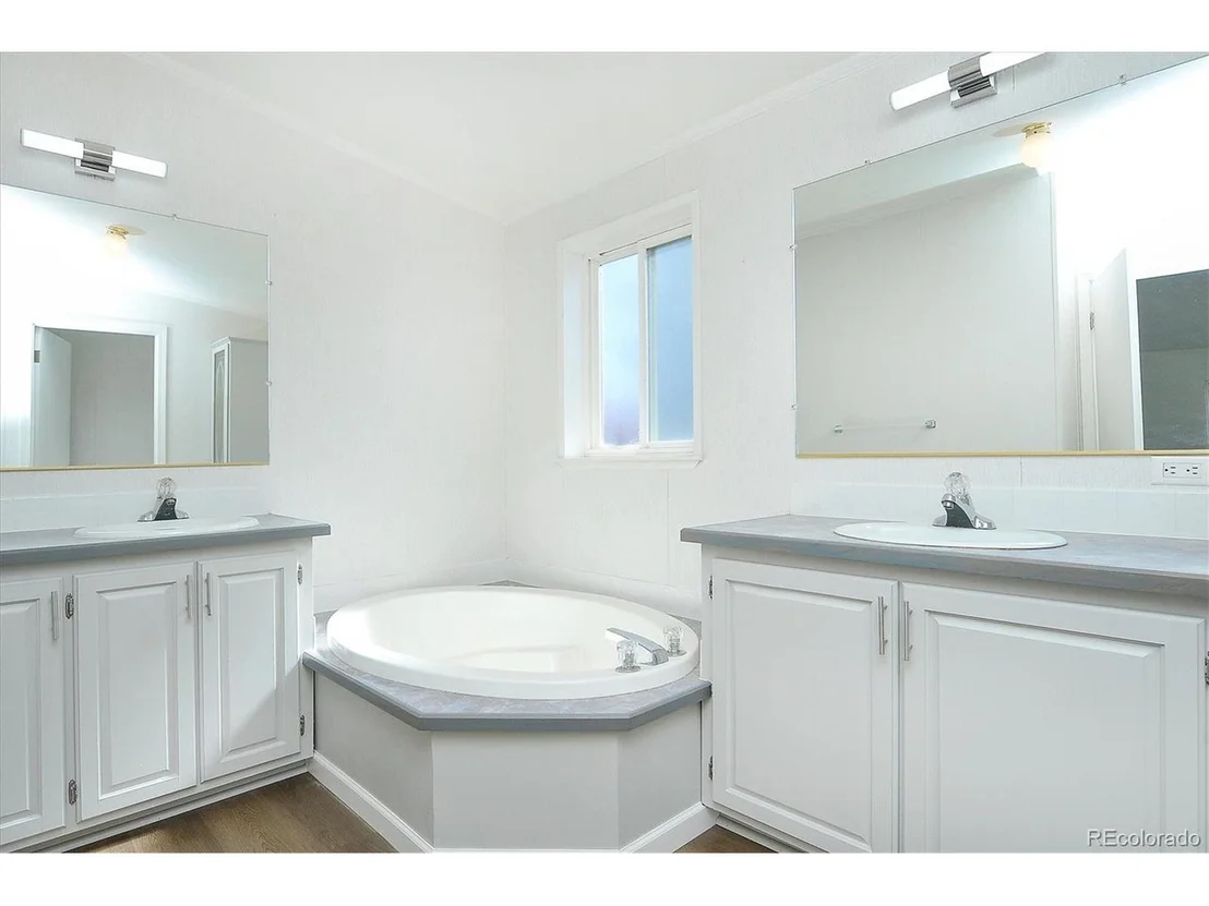 Photo of 164 Robert Dr