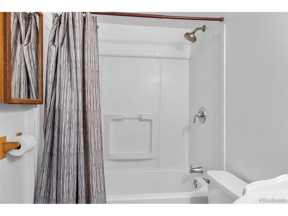Photo of 350 Spring St