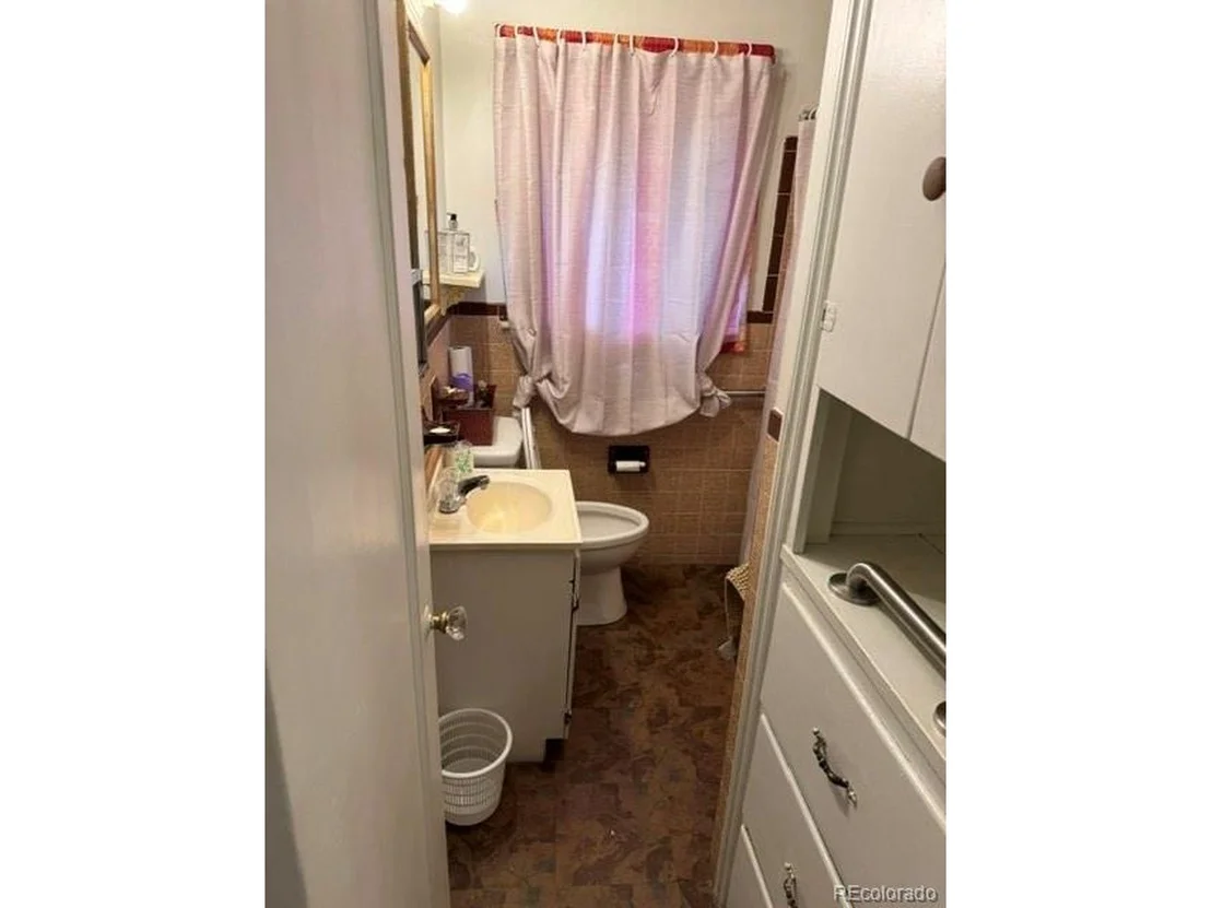 Photo of 2665 Ivanhoe St