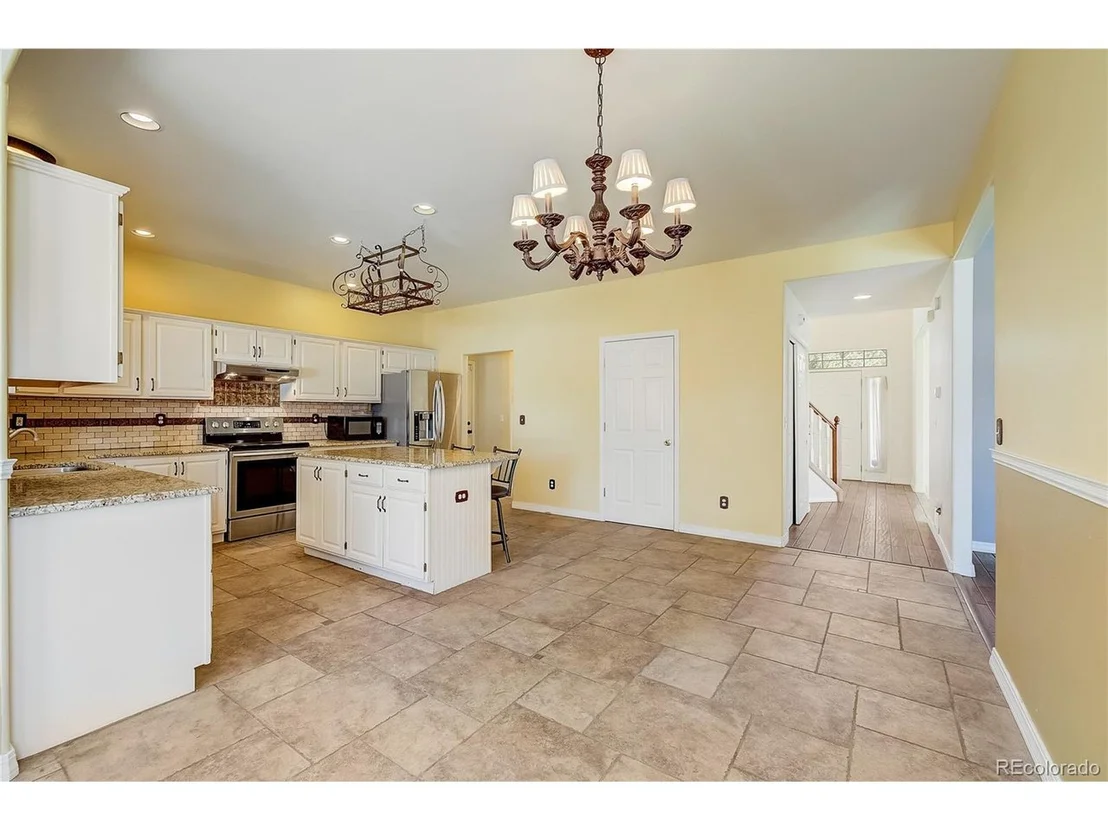 Photo of 1670 Ridgeview Cir