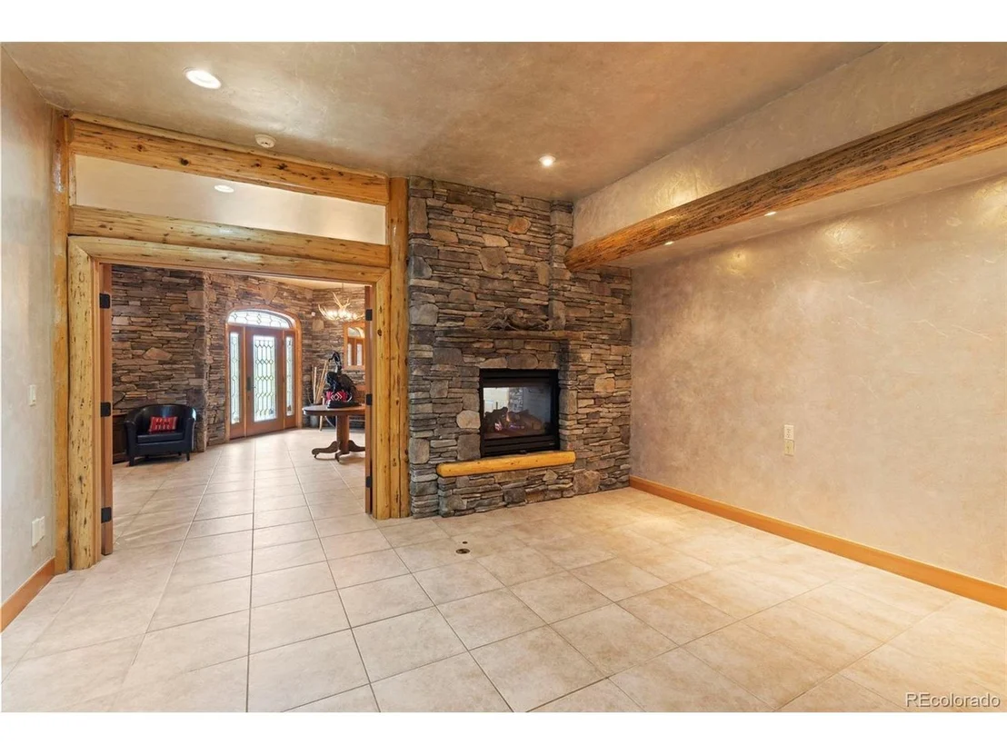 Photo of 273 Ensign Dr