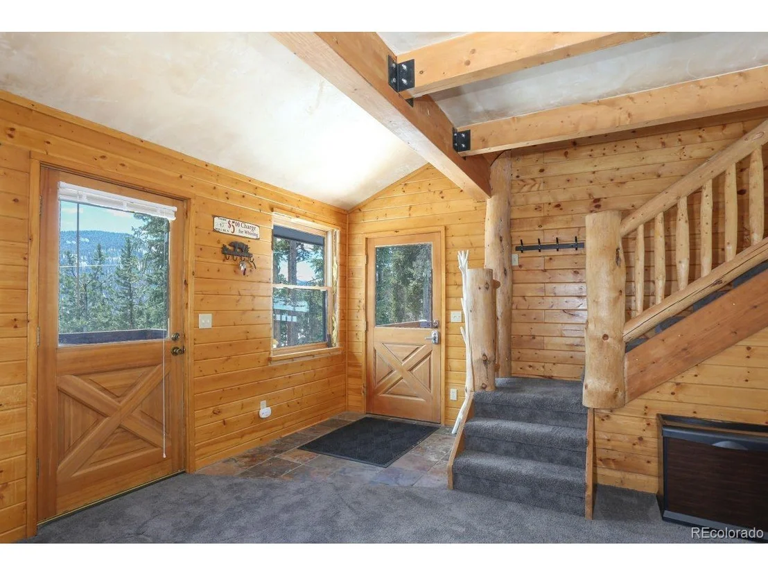Photo of 390 Crown Dr