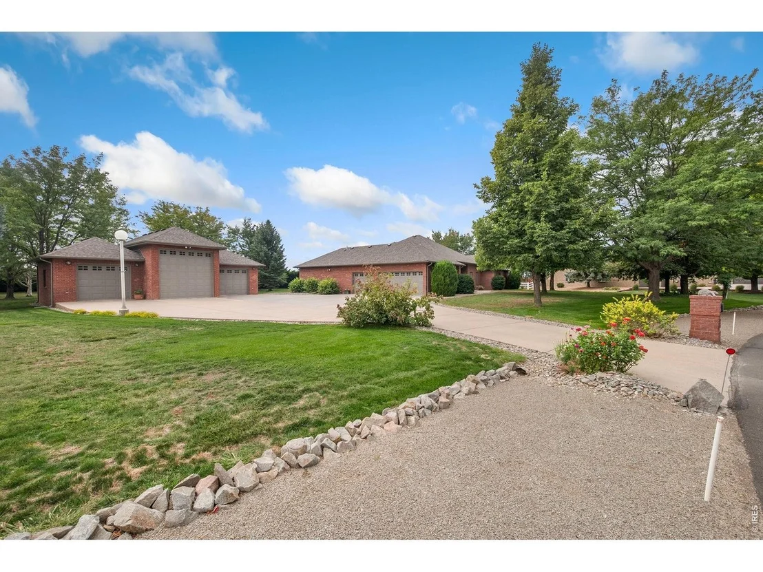 Photo of 218 Grand View Cir