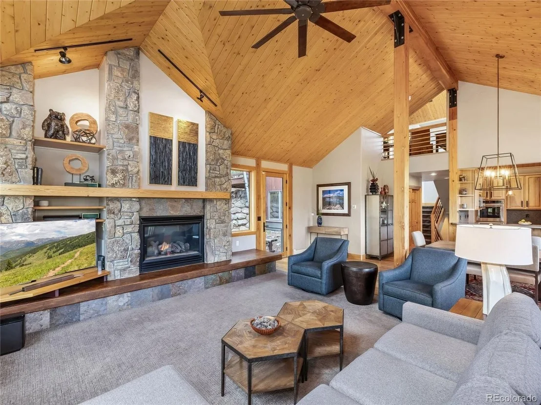 Photo of 1793 Falcon Dr