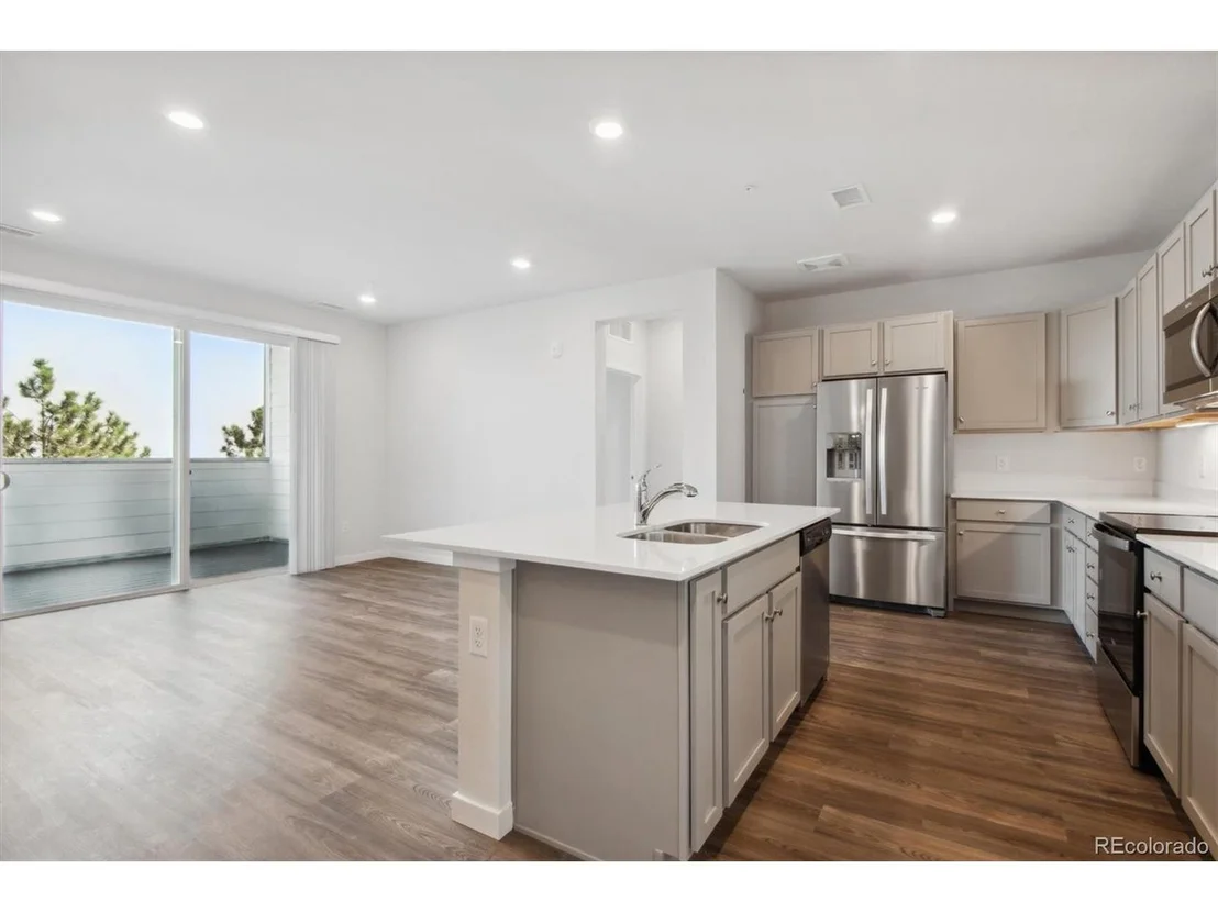 Photo of Unit 1408 at 487 Interlocken Blvd