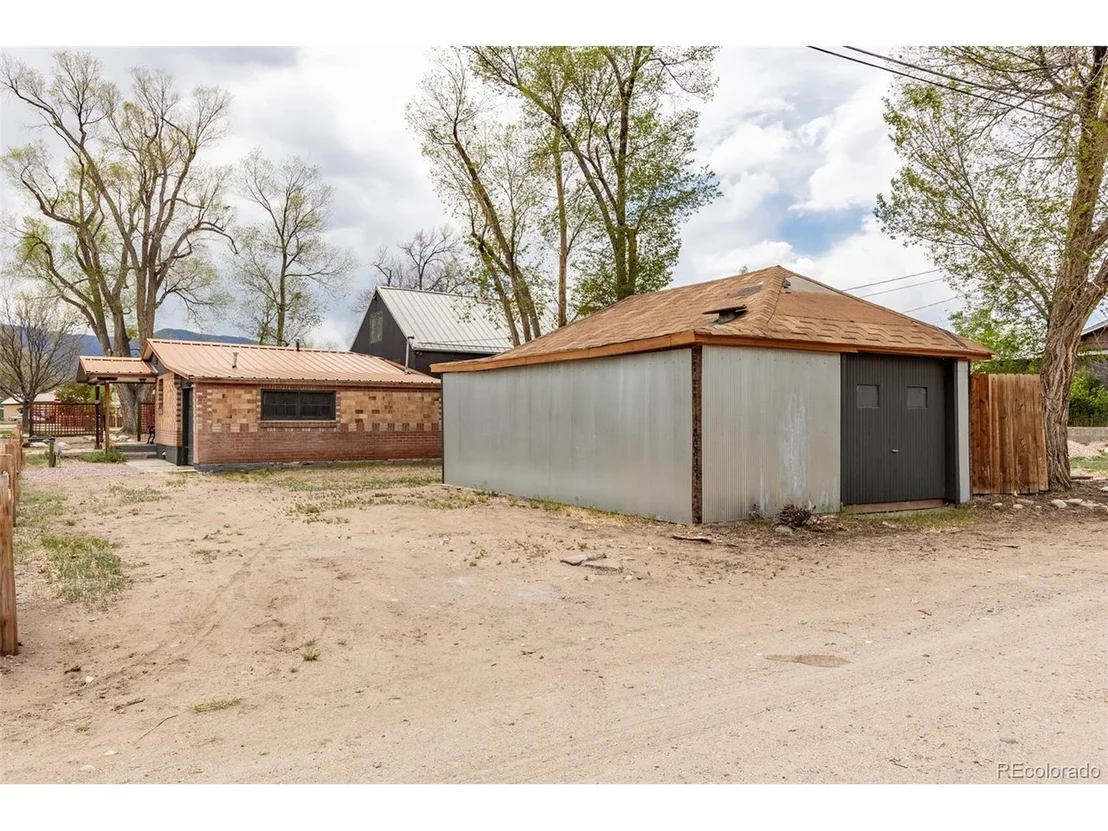 Photo of 548 E Third St