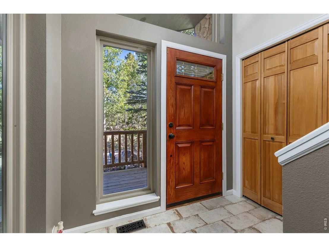 Photo of 428 Aspen Ln