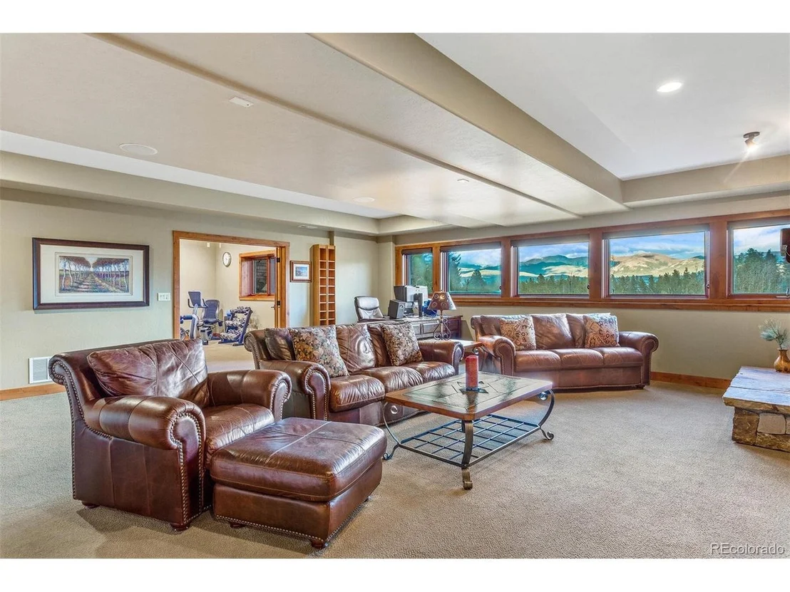 Photo of 657 Stagecoach Dr