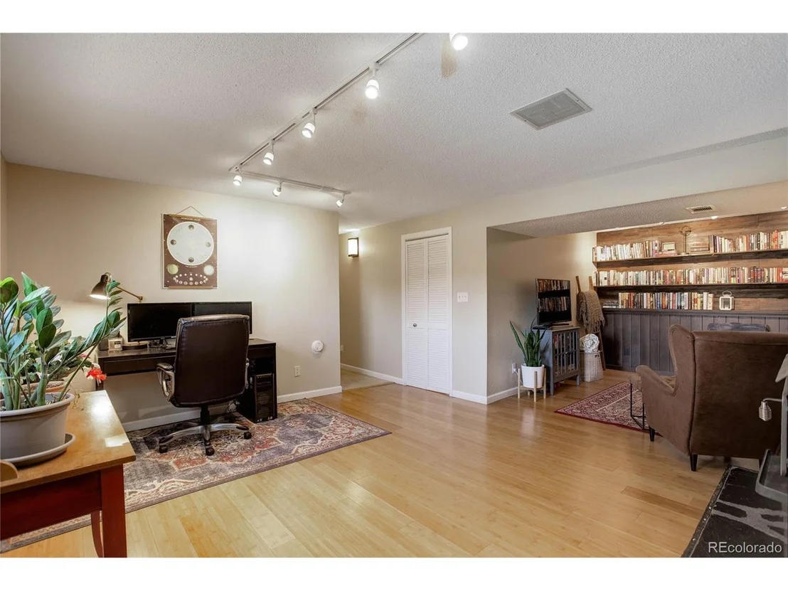 Photo of 222 Helena Cir