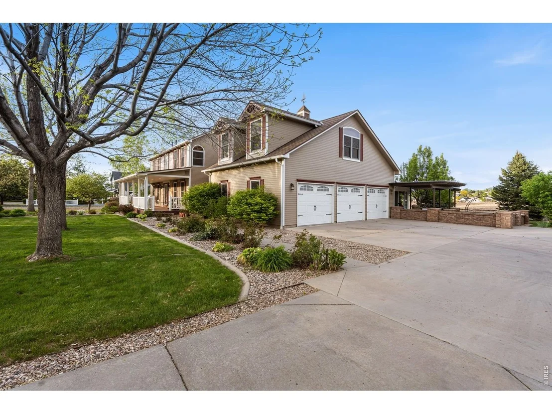 Photo of 2900 Spring Mountain Dr